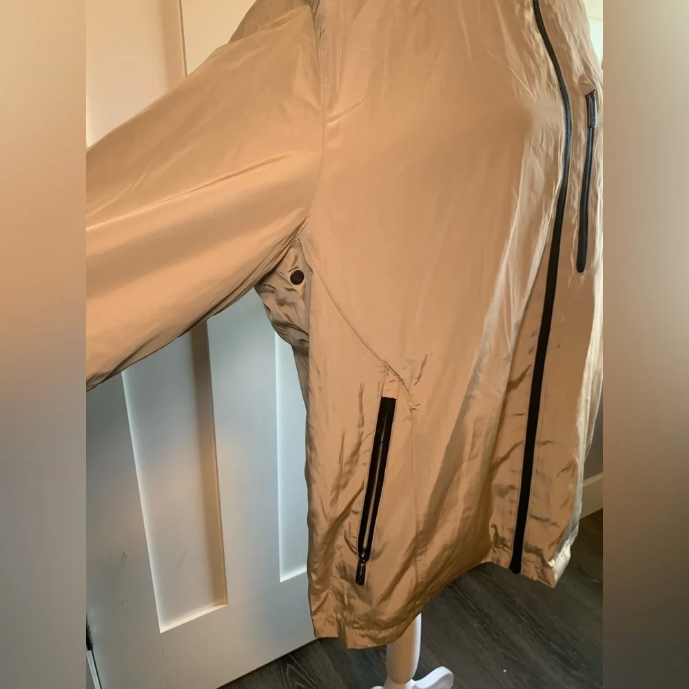 Tumi Men’s Rain Jacket Size XL Beige Color - Picture 4 of 16